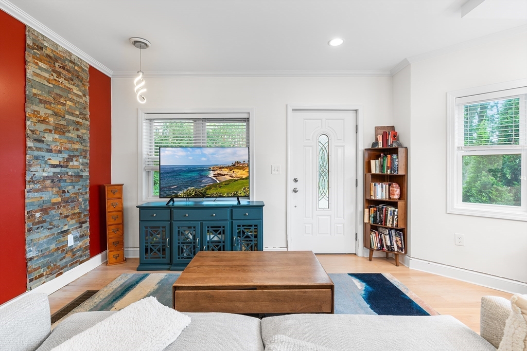 9 Lisbeth St # 9
