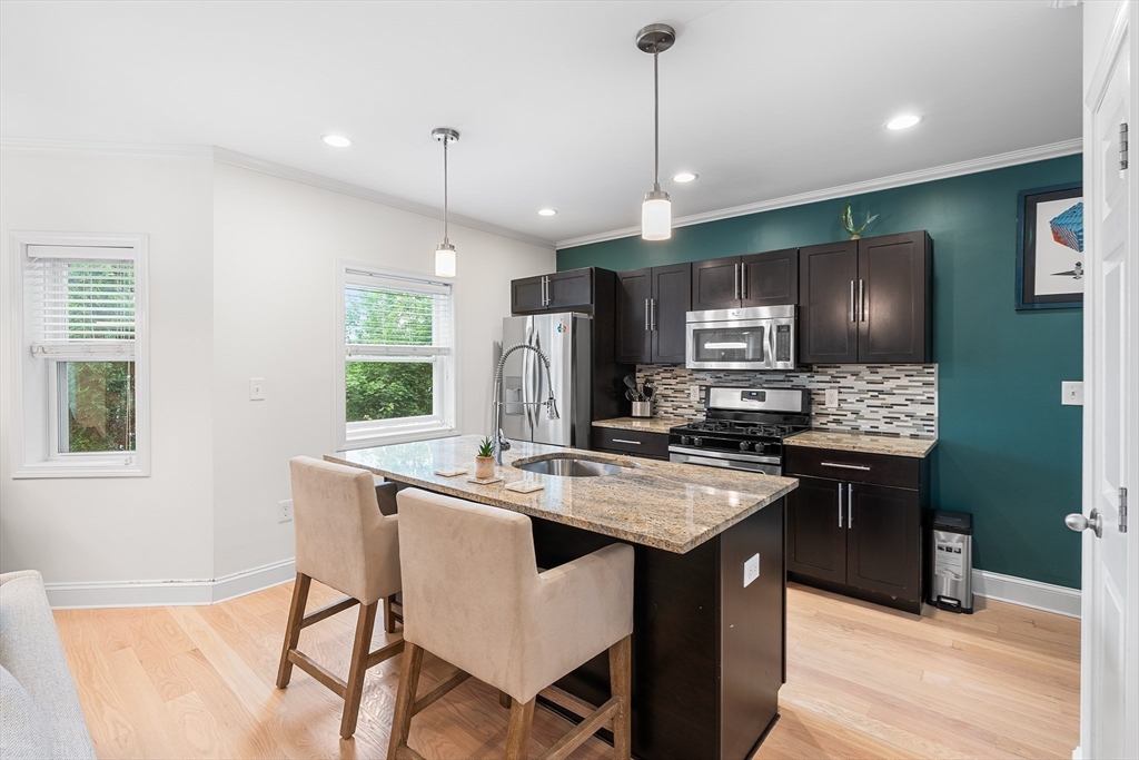 9 Lisbeth St # 9