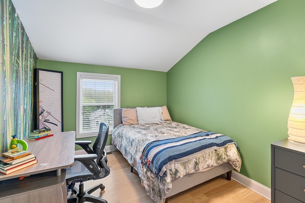9 Lisbeth St # 9