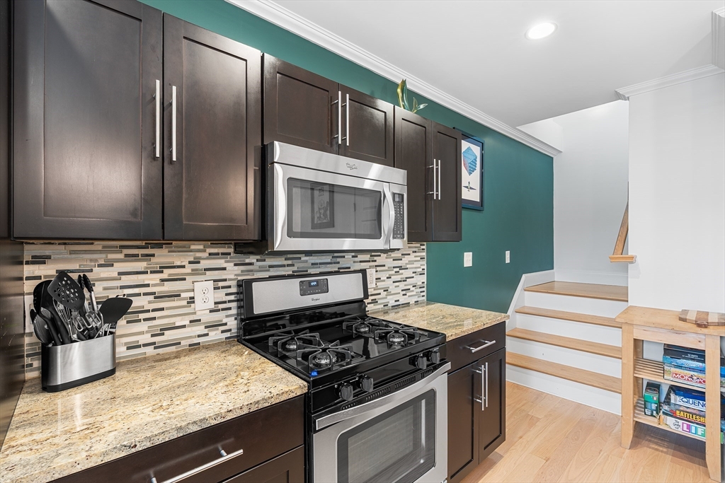 9 Lisbeth St # 9