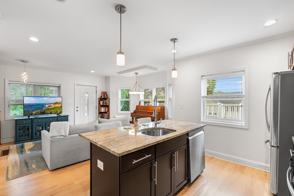 9 Lisbeth St # 9