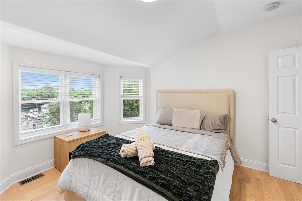 9 Lisbeth St # 9