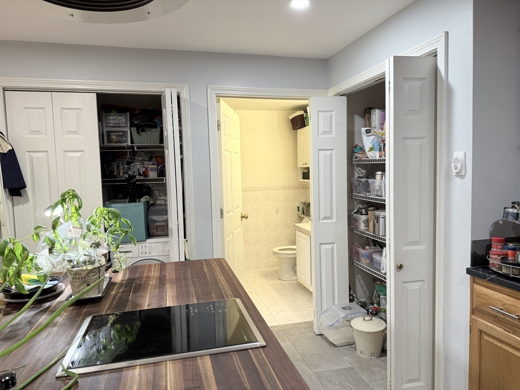 150 Staniford St # 207