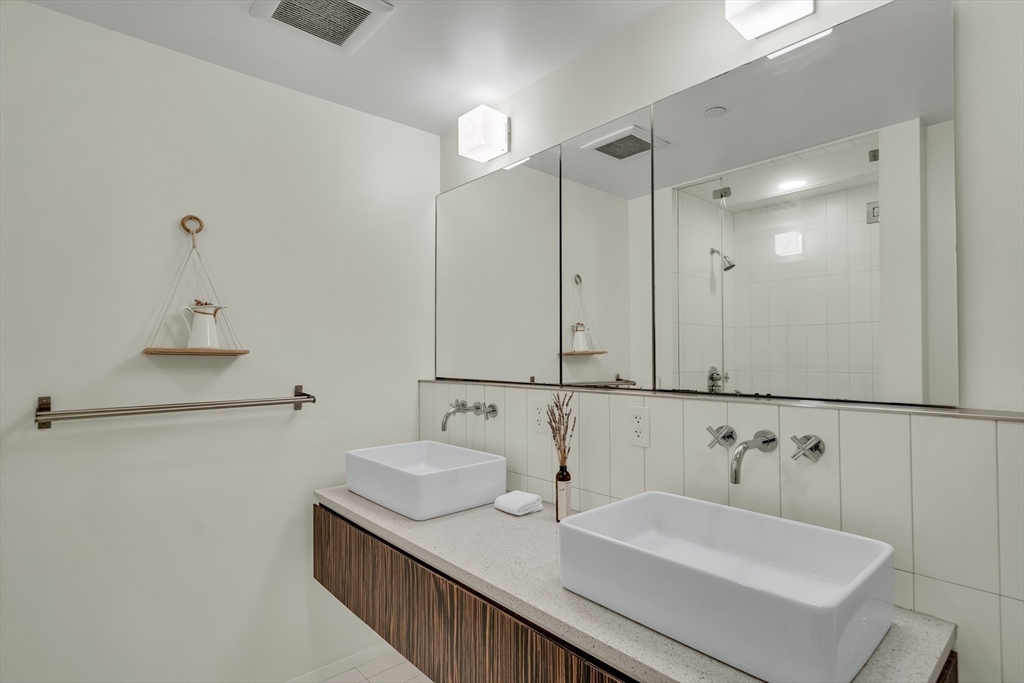 141 Dorchester Ave # 906