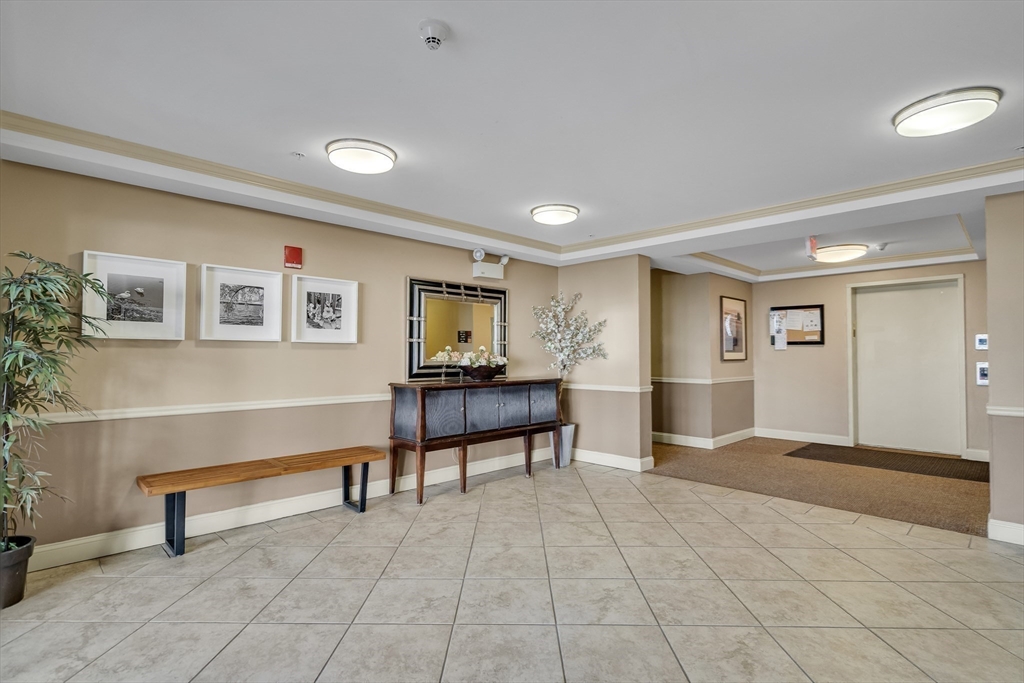 318 Rindge Ave # 103