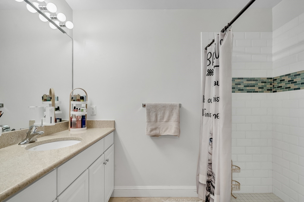 318 Rindge Ave # 103