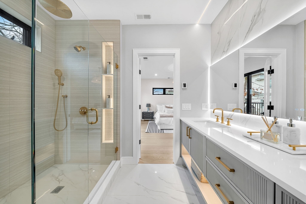 123-125 Waban St # 125