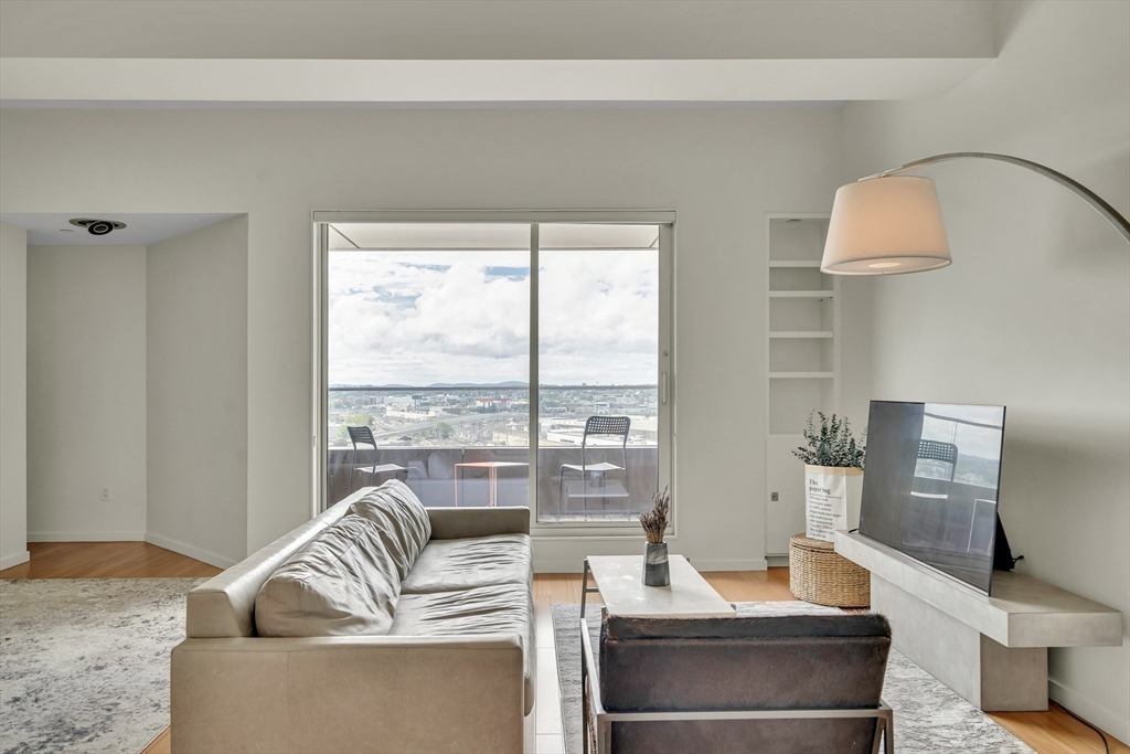 141 Dorchester Ave # 906