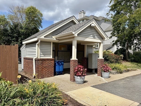 200 Falls Blvd # B305