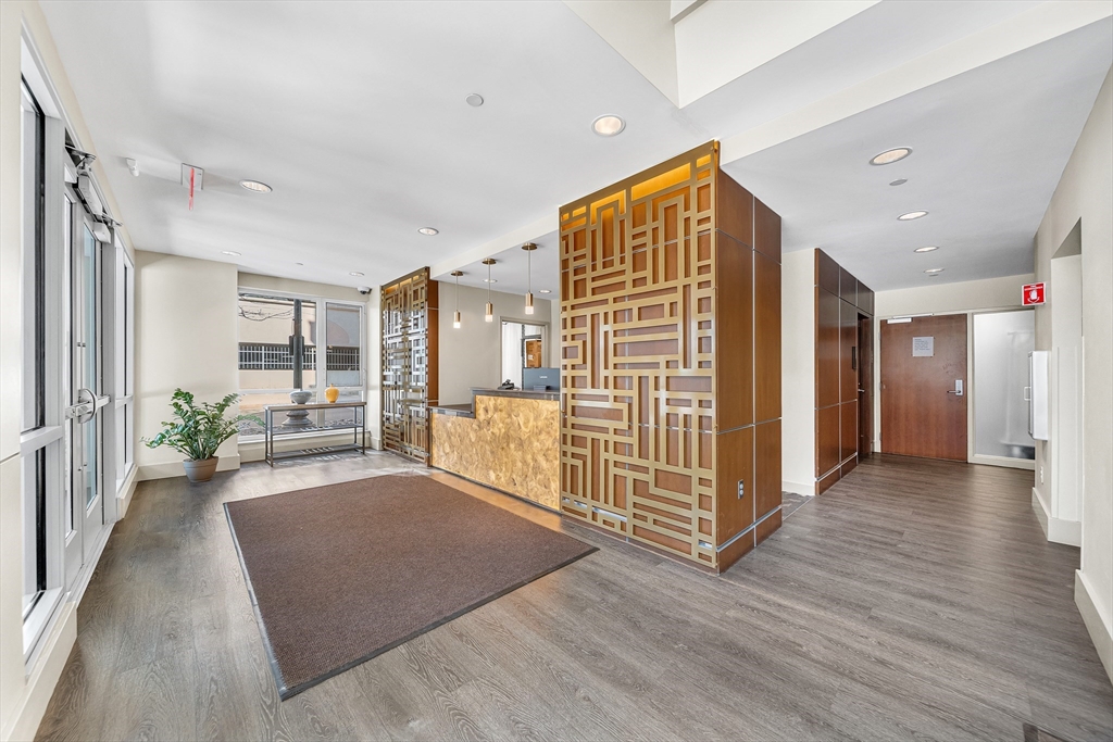 100 Station Lndg # 712