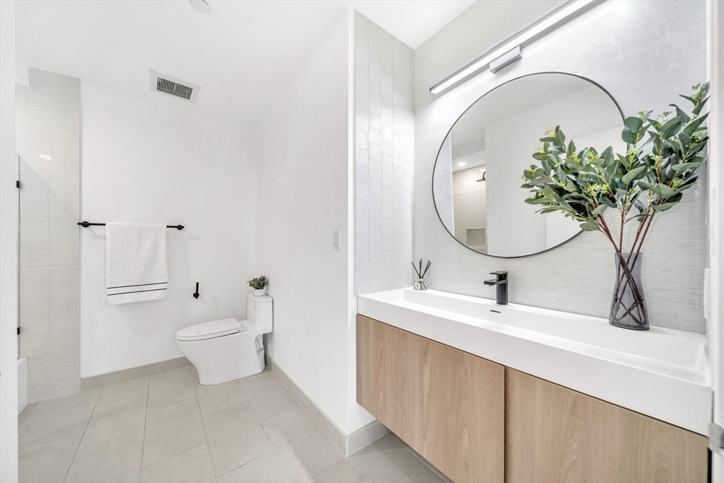 100 Station Lndg # 712