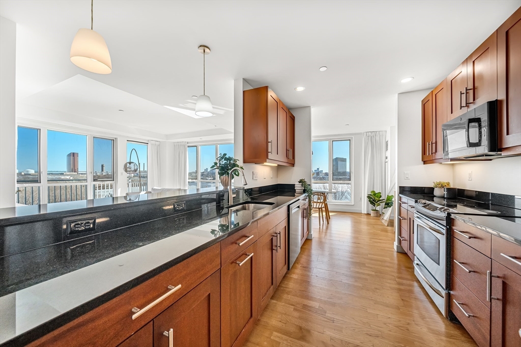 100 Station Lndg # 712