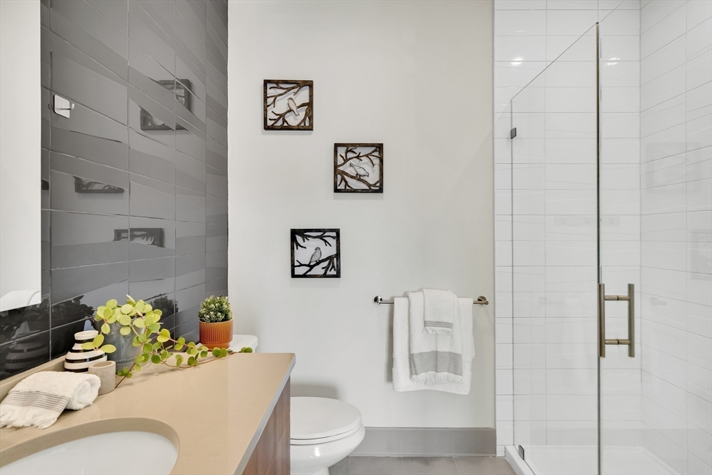 1963-1975 Massachusetts Avenue # 401