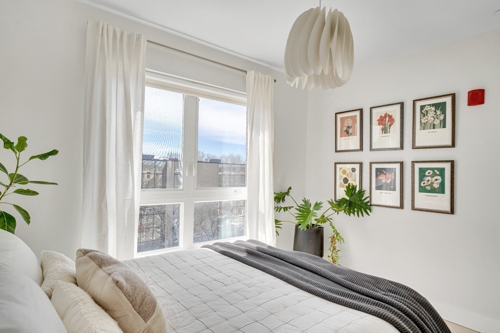 1963-1975 Massachusetts Avenue # 401