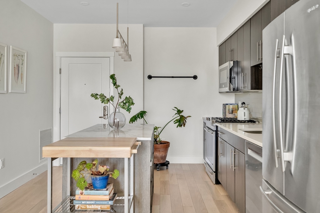 1963-1975 Massachusetts Avenue # 401