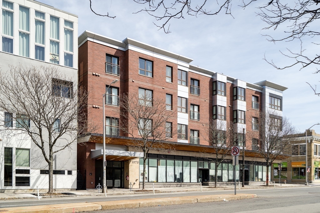 1963-1975 Massachusetts Avenue # 401