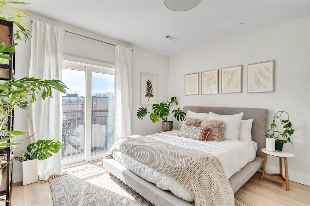 1963-1975 Massachusetts Avenue # 401