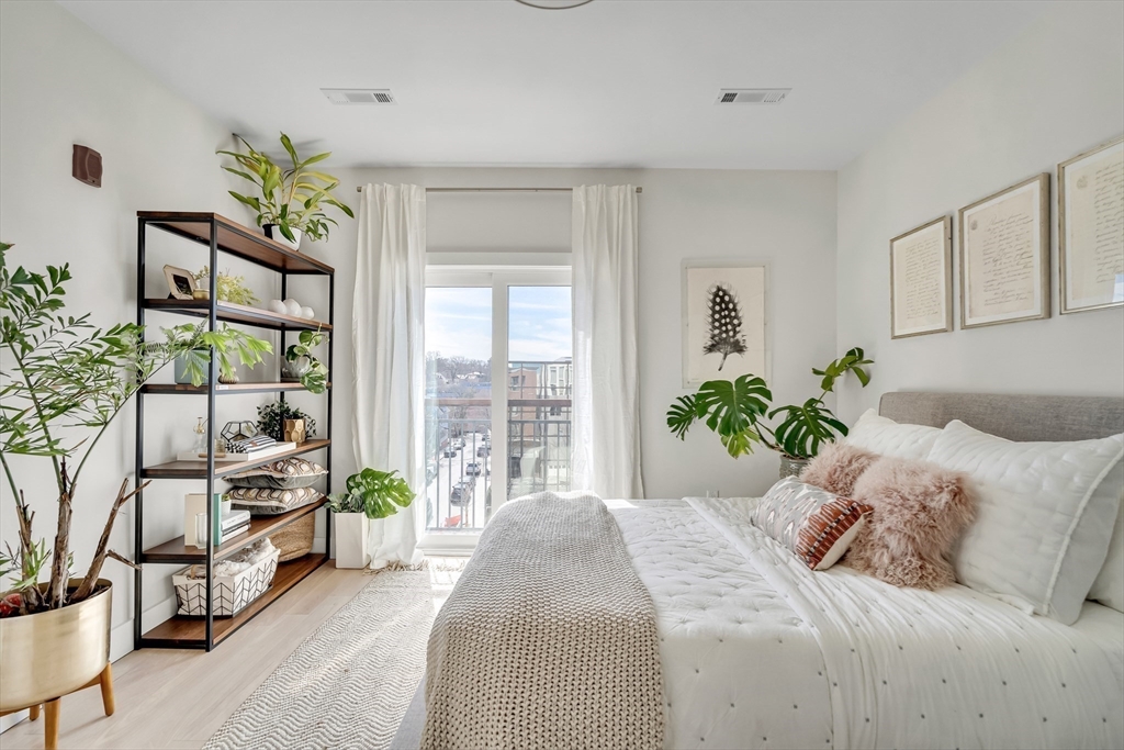 1963-1975 Massachusetts Avenue # 401