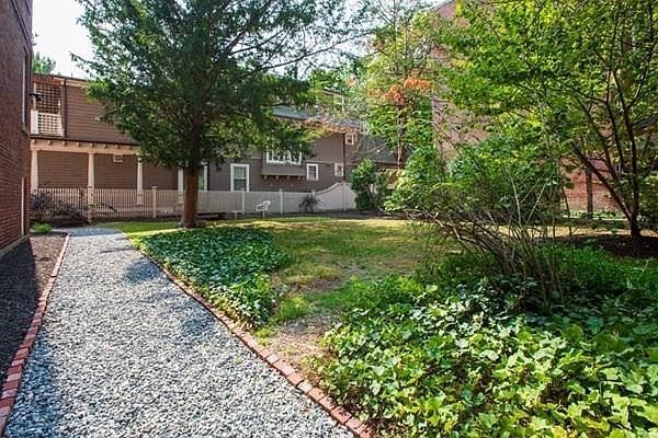 16 Chauncy St # G