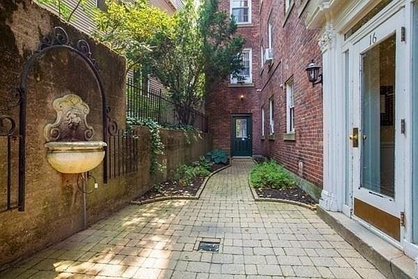 16 Chauncy St # G
