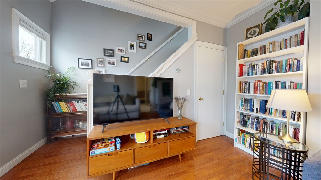 25 Wellington St # 1