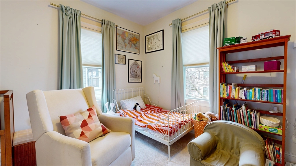 25 Wellington St # 1