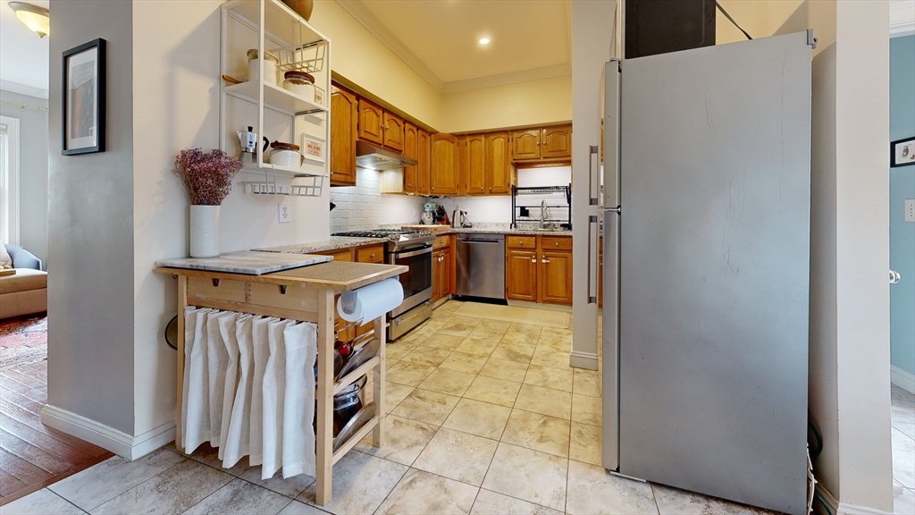 25 Wellington St # 1