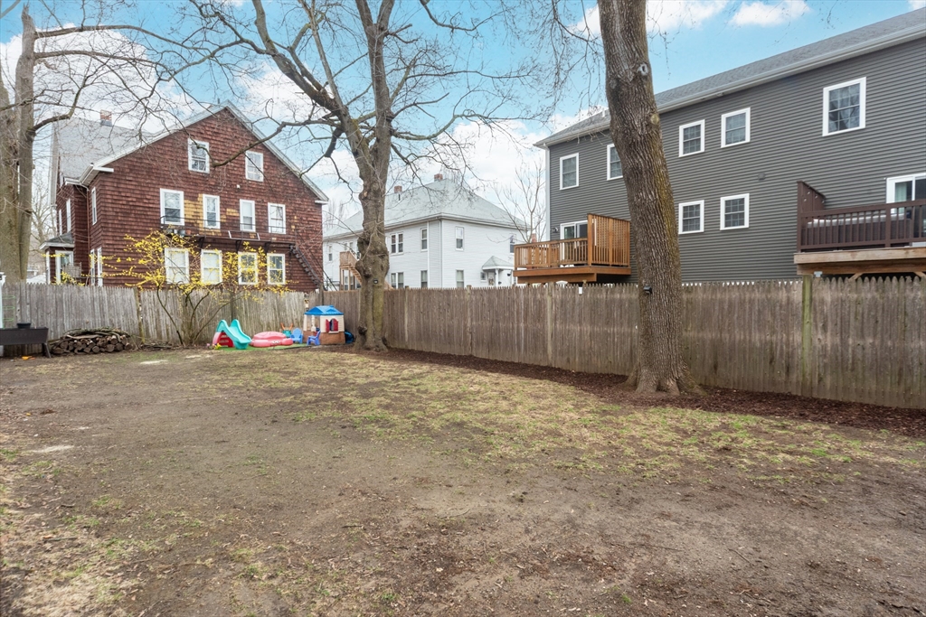 25 Wellington St # 1