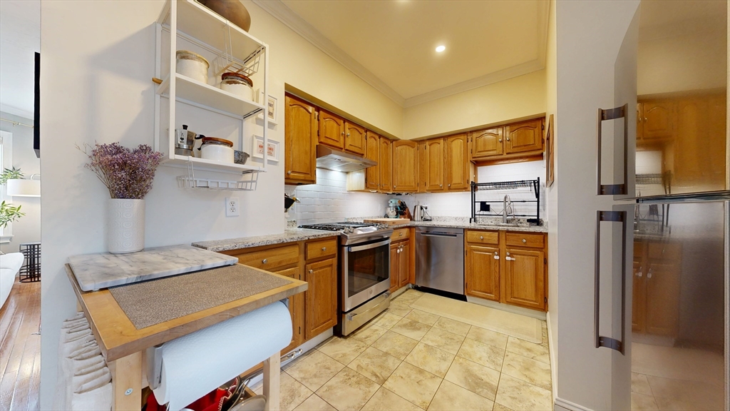25 Wellington St # 1