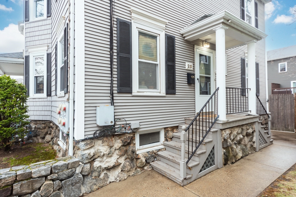 25 Wellington St # 1