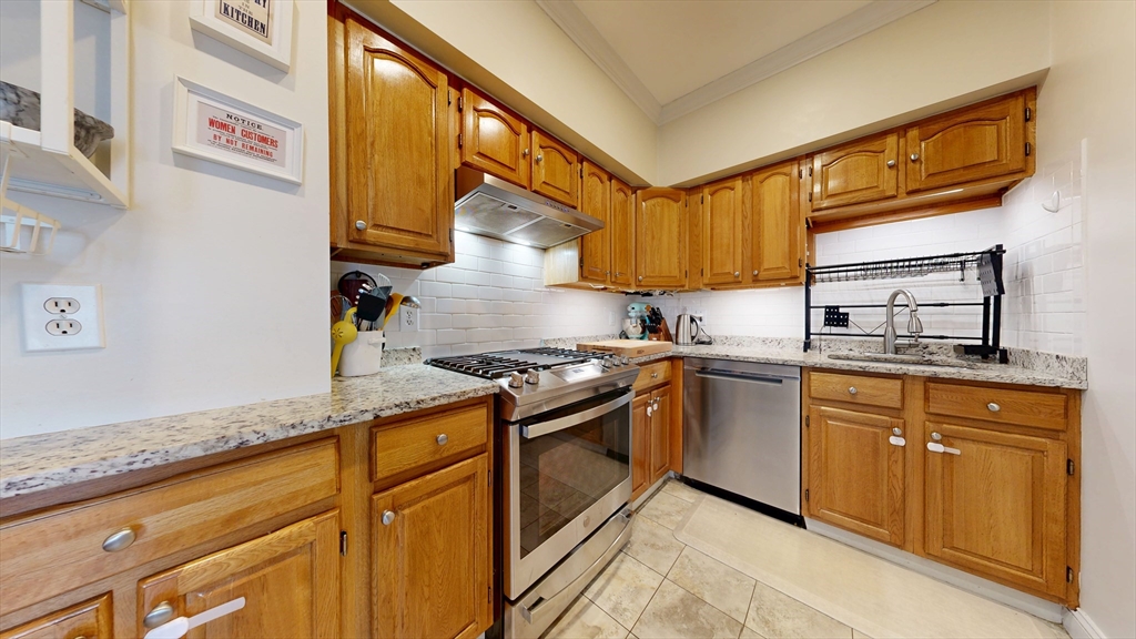 25 Wellington St # 1