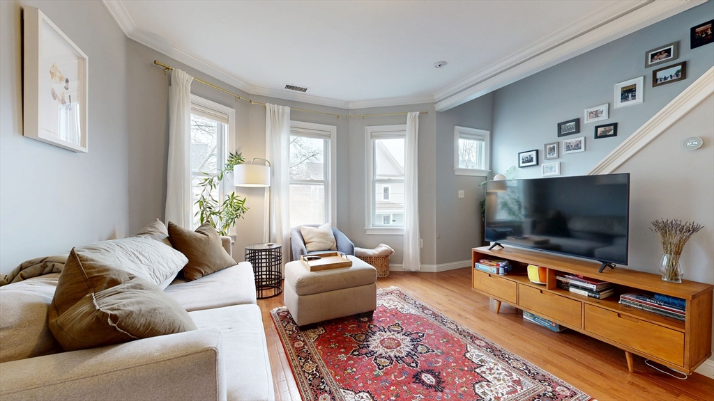 25 Wellington St # 1