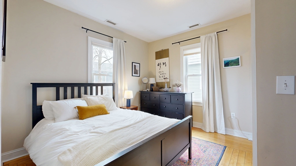 25 Wellington St # 1
