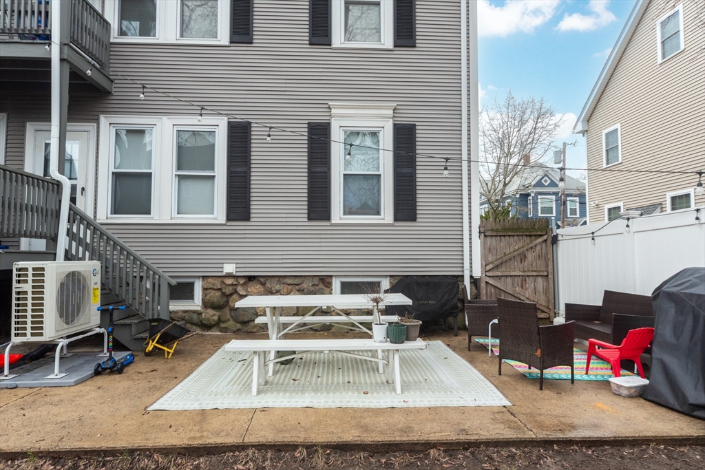 25 Wellington St # 1