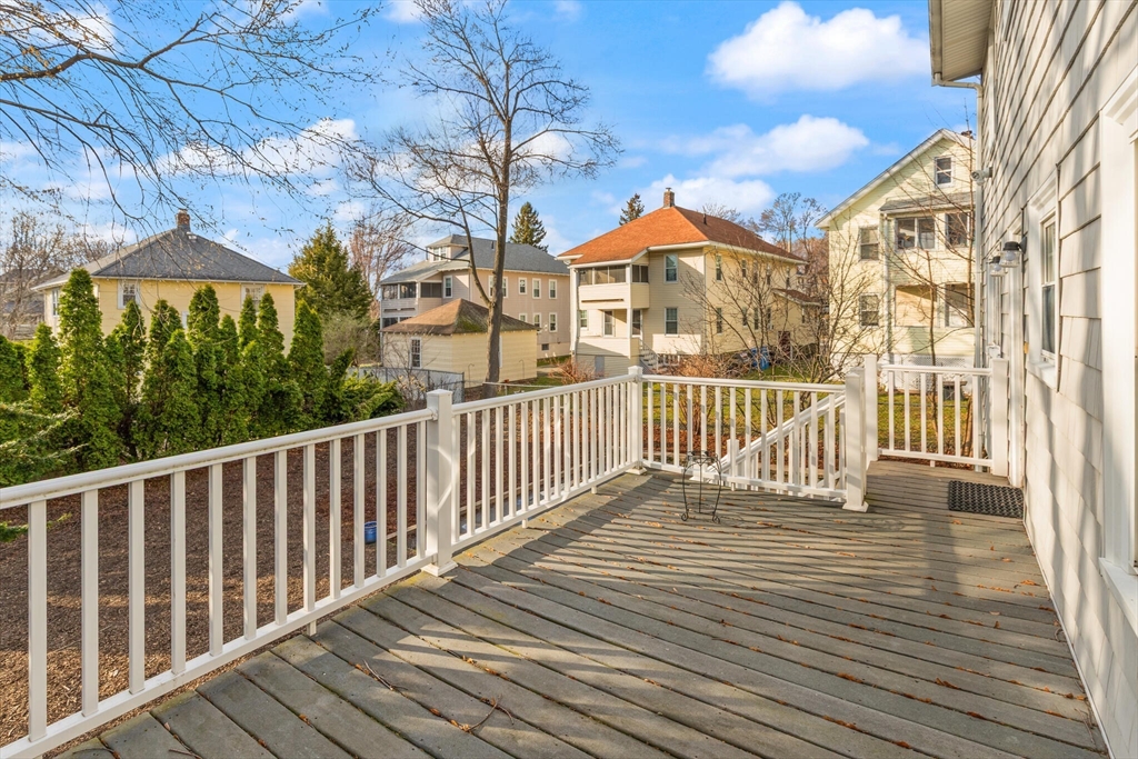 11 Poplar St