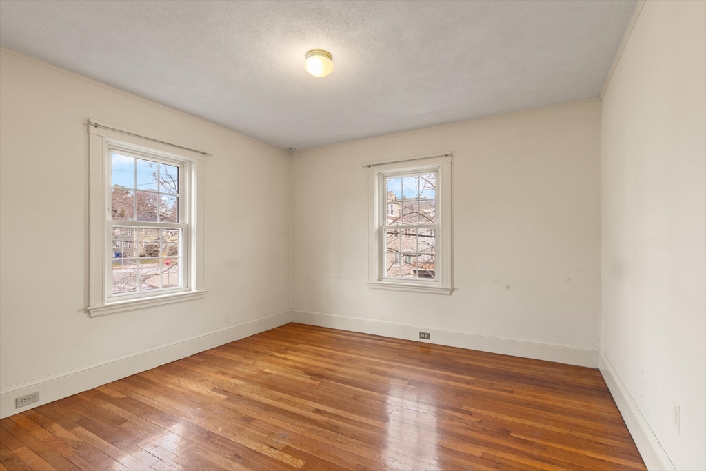 11 Poplar St