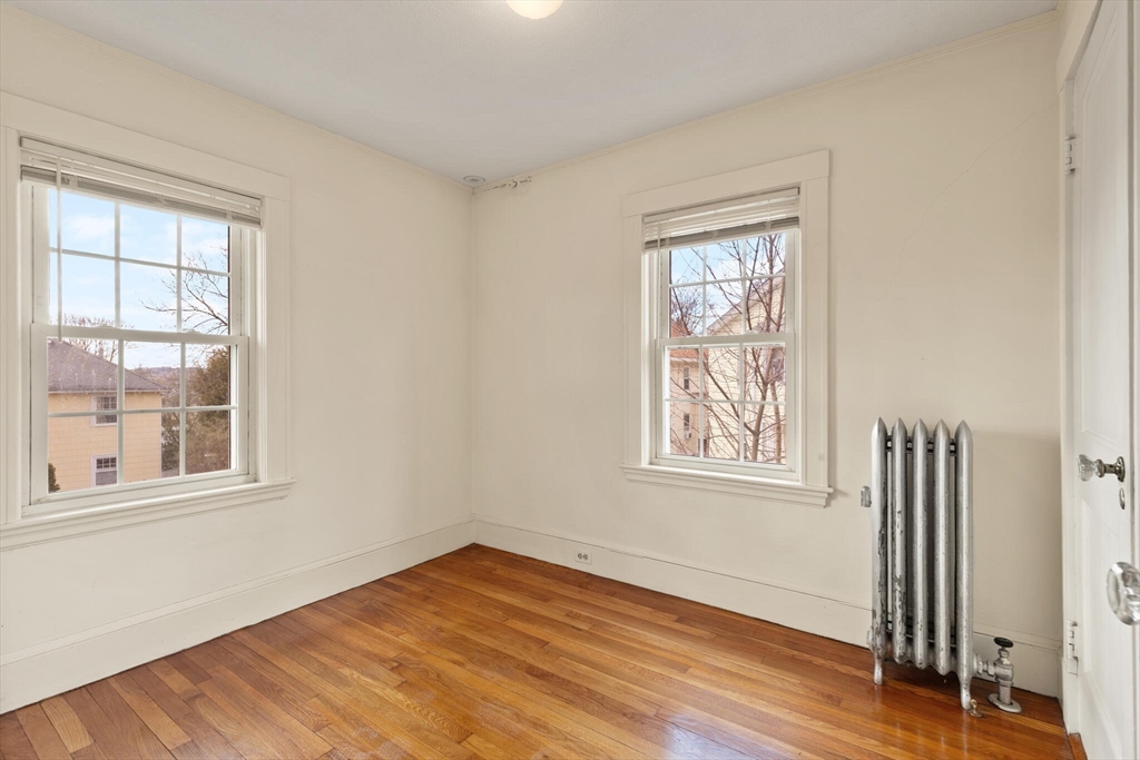 11 Poplar St