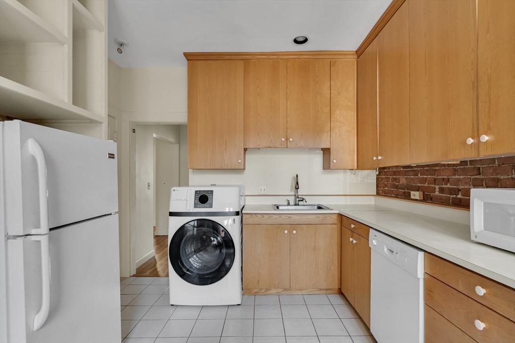 66 Marshal Street # 4