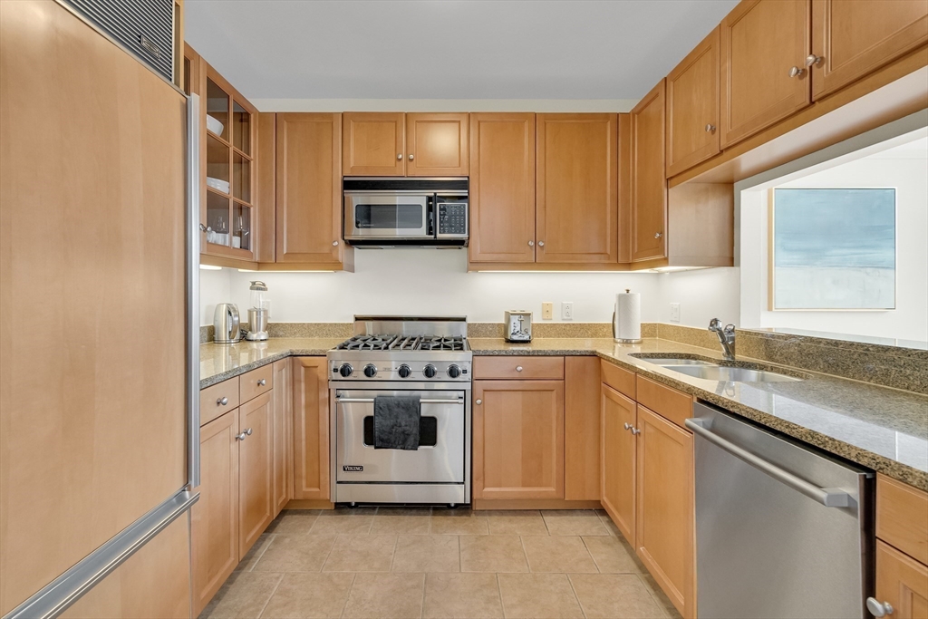 1 Avery Street # 27C