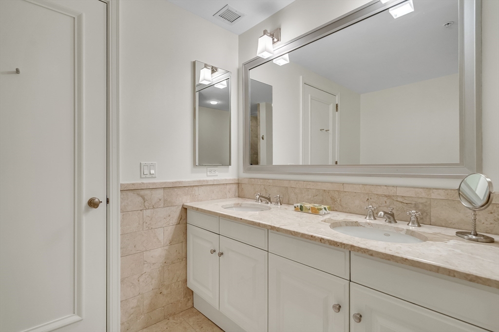 1 Avery Street # 27C