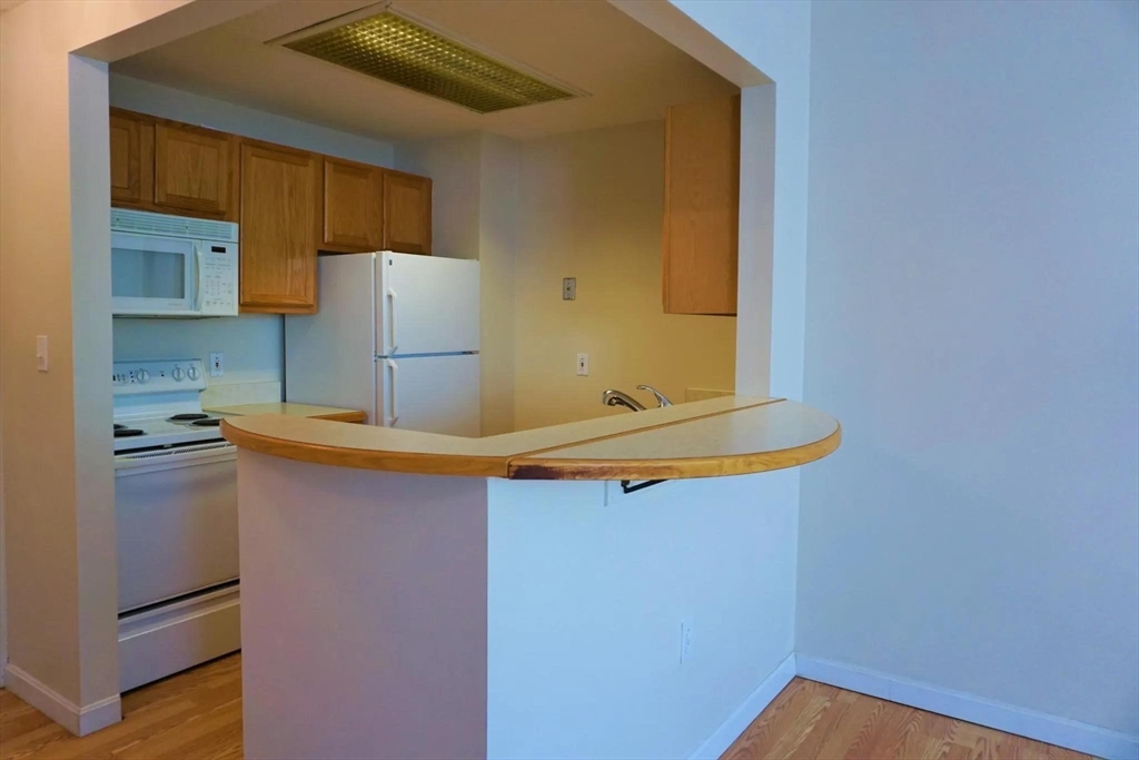 169 Monsignor Obrien Hwy # 213