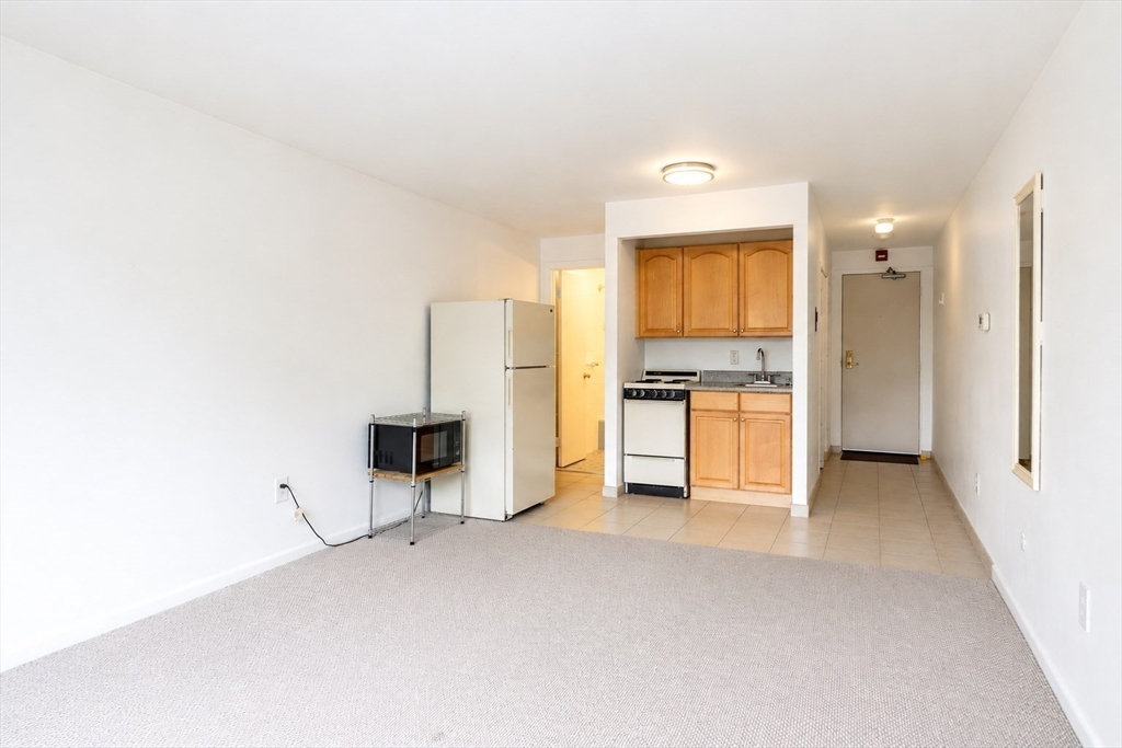 32 Whites Ave Unit: D13A