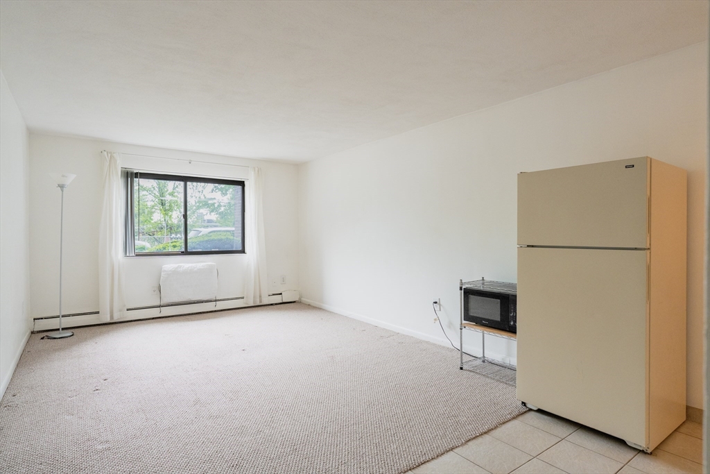 32 Whites Ave Unit: D13A