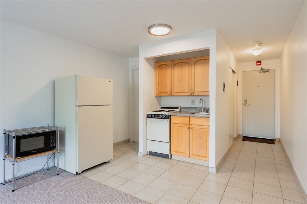 32 Whites Ave Unit: D13A