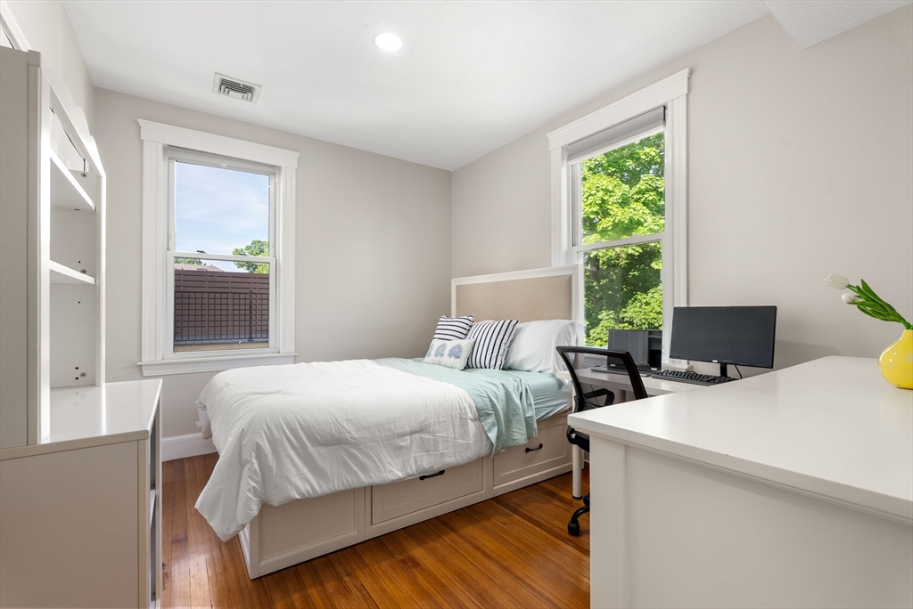 7 Harriet Ave # 7