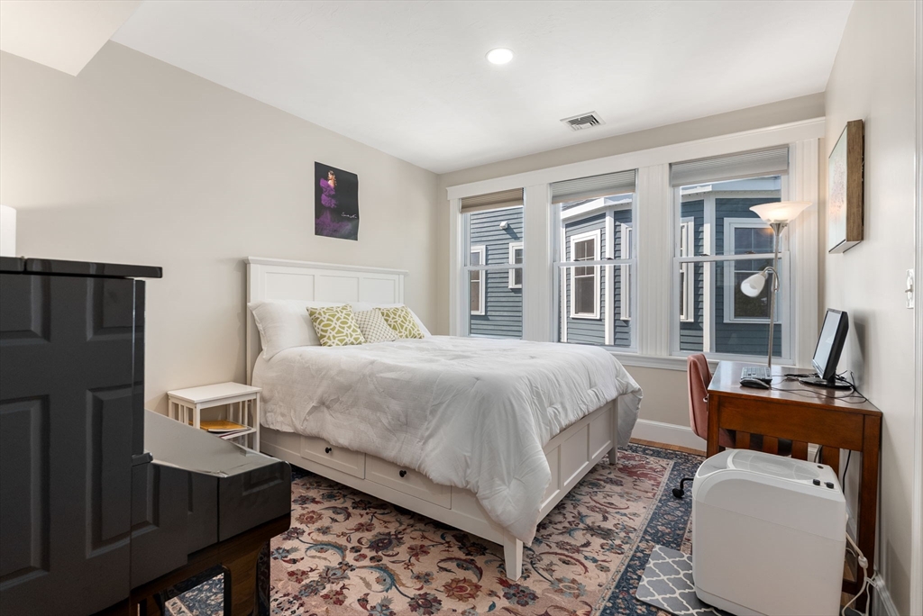 7 Harriet Ave # 7