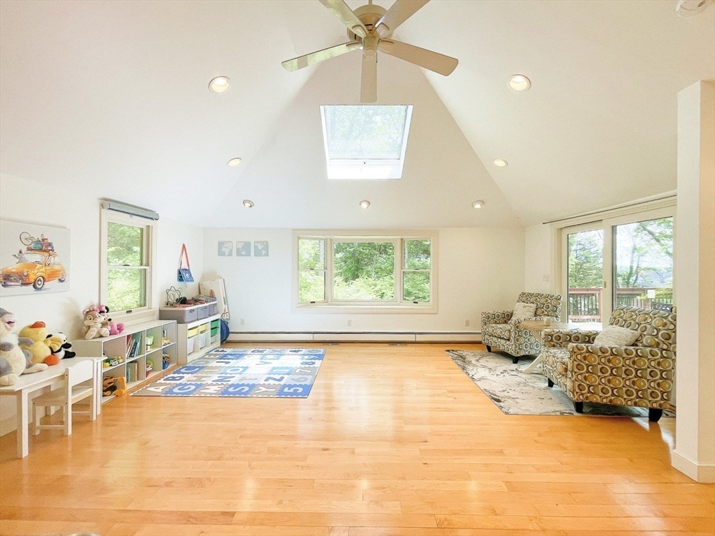 37 Emerson Rd