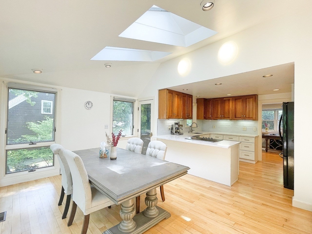 37 Emerson Rd