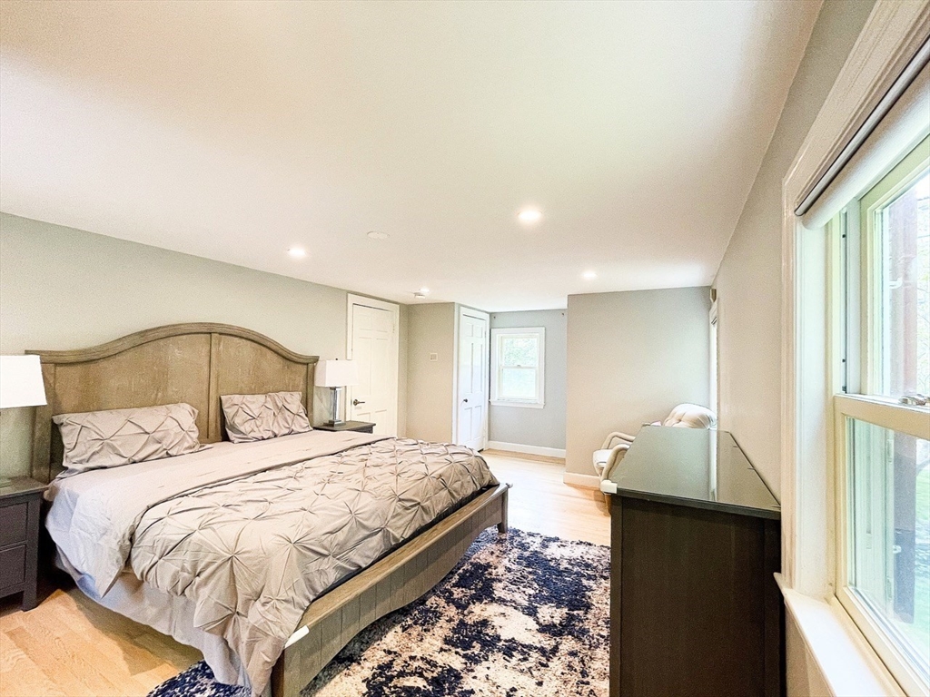 37 Emerson Rd