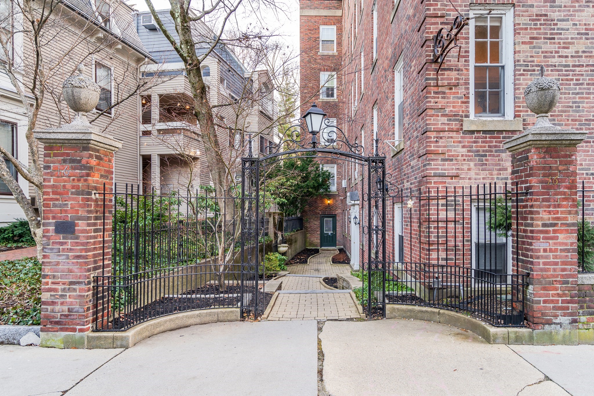 16 Chauncy Street # 35